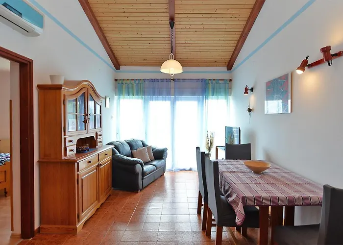 2155 * Ližnjan