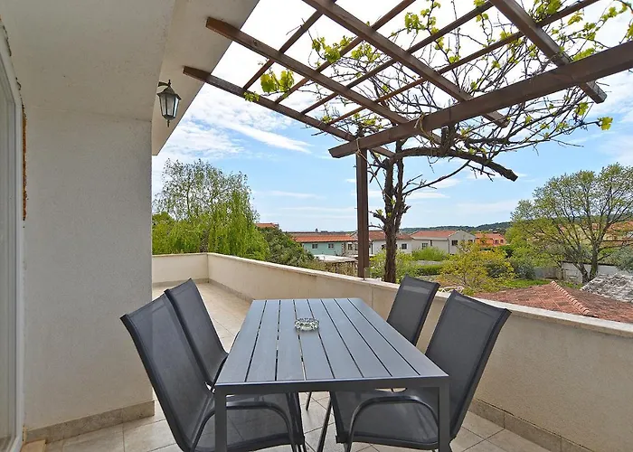 2155 Appartement Ližnjan