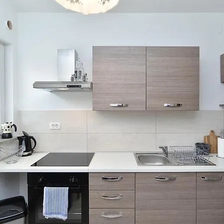 2155 Apartment *
