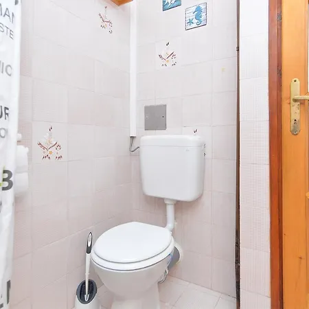 2155 * Ližnjan