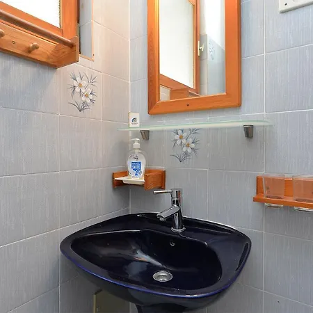 Apartment 2155 Liznjan